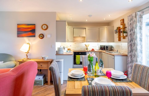 West Runton Cottage | Charming Two Bedroom Cottage Annexe. Completely private with enclosed garden, parking and close to b