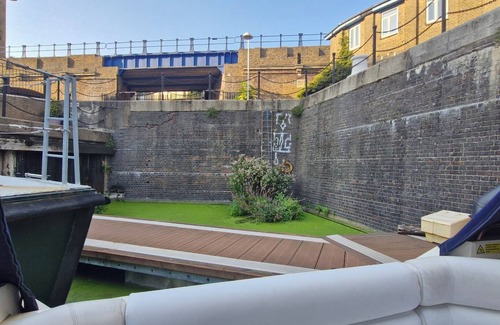 Tower Hamlets Boat Rental | Charming Two-bedroom Moored Boat in Canary Wharf area