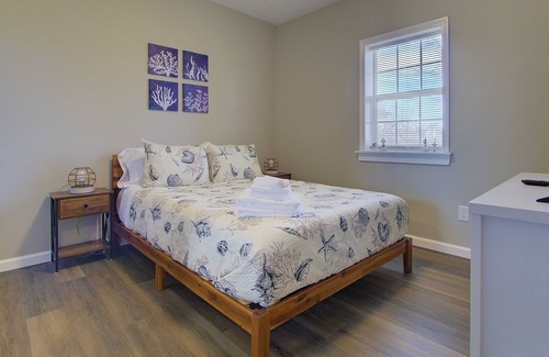 Vermilion House | Charming Two Bedroom Vermilion Getaway