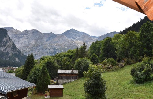 Pralognan-la-Vanoise Ski Chalet | Charming Village House in La Croix - Sleeps 10 - Near Pralognan-La-Vanoise