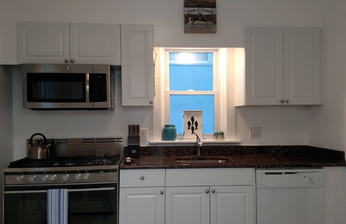 Ventnor City House | Charming Vacation Home in the Heart of Ventnor NJ ~ Close to Beach, Boards & Bay
