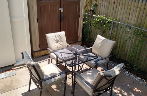 Ventnor City House | Charming Vacation Home in the Heart of Ventnor NJ ~ Close to Beach, Boards & Bay