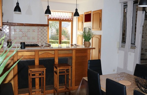 Larchant Cottage | Charming vacation home near Fontainebleau, close to climbing areas