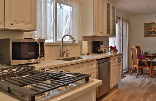 Marina House | Charming vacation home near the ocean. Private and gated.