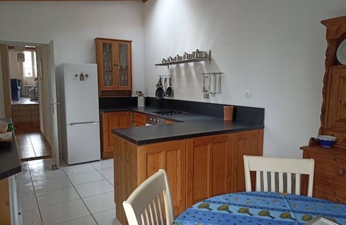 Saint-Thomas-de-Conac Cottage | Charming Village Cottage with Private Pool