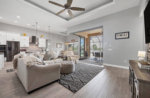 Edgewater House | Charming Villa 5901: Pool + Spa by Charlotte Harbor