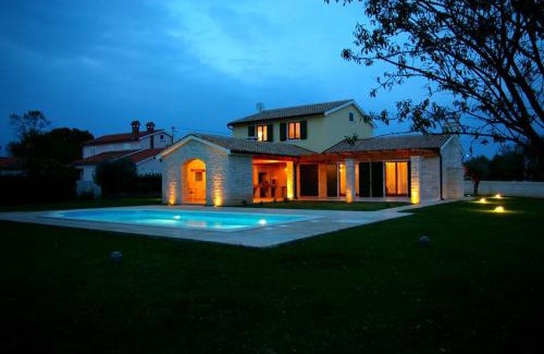 Hrboki Villa | Charming villa Anita with private pool near Pula - WiiBuk