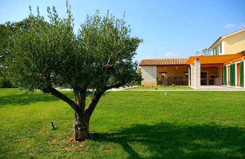 Hrboki Villa | Charming villa Anita with private pool near Pula - WiiBuk