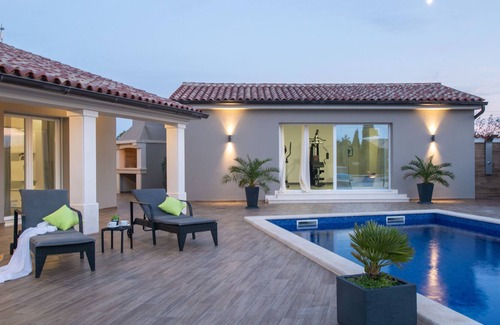 Filipana Villa | Charming villa Caerus with heated pool, sauna, children's playground