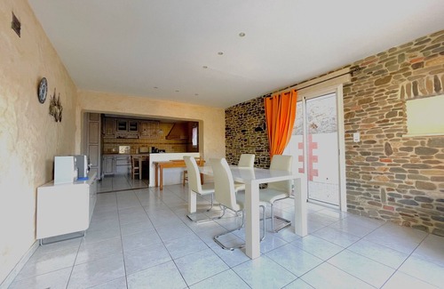 Banyuls-sur-Mer Villa | Charming Villa with Terrace, Garage, and AC, 600m from the Sea in Banyuls-sur-Mer