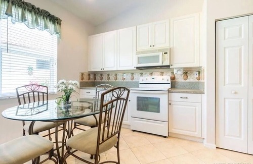 Jensen Beach Villa | Charming villa in wonderful Jensen Beach Florida with a private swimming pool.