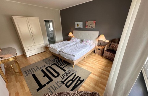 Brilon-Wald Villa | Charming Villa On The Forest In Wald 12 guests Hugh garden WILLINGEN SAUERLAND