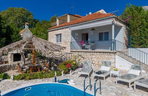 Plat House | Charming Villa Svagusa with Sea View