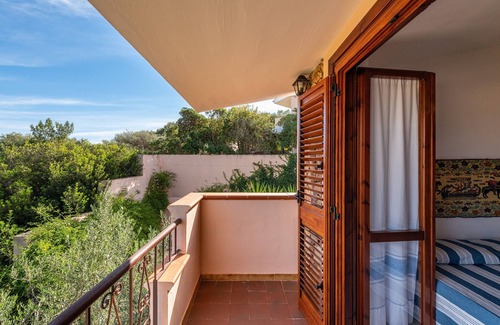 Villasimius Villa | Charming Villa “Villa Lilla” with Wi-Fi, Garden, Balcony & Terrace; Parking Available