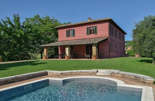 Buonconvento Villa | Charming villa with swimming pool and private garden, located near the town of Buonconvento, in ...