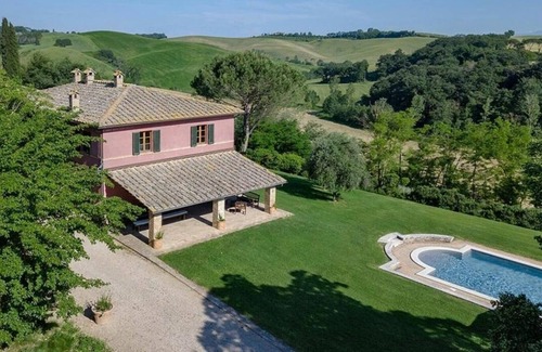 Buonconvento Villa | Charming villa with swimming pool and private garden, located near the town of Buonconvento, in ...