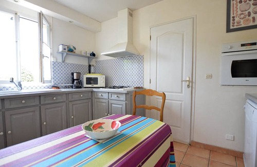 Les Mathes Villa | Charming Villa with Garden, Near Beach and Shops, Sleeps 6