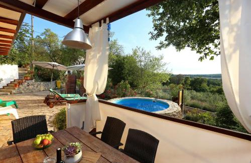 Ripenda Verbanci Villa | Charming villa with private pool near the sea and garden