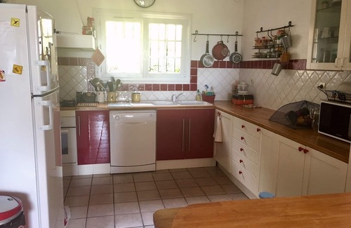 Cabris Villa | Charming villa with pool and wooded garden 3 bedrooms, sleeps 6 CABRIS