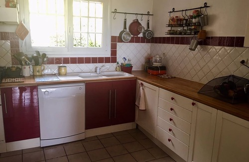 Cabris Villa | Charming villa with pool and wooded garden 3 bedrooms, sleeps 6 CABRIS