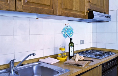 San Donato in Poggio Cottage | Charming Vineyard Escape