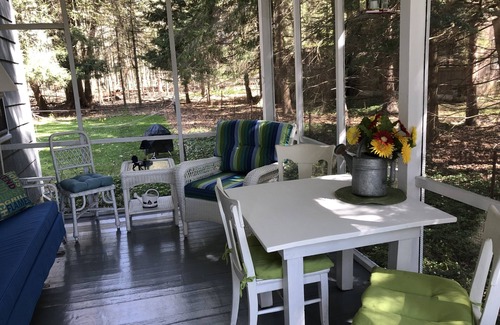 Douglas Cottage | Charming Vintage Cottage - Across the street from lake Michigan, A/C and heat
