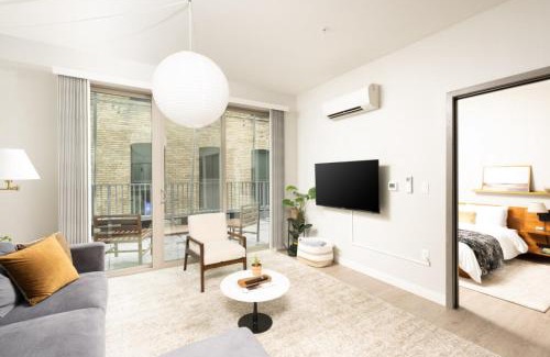 Fifth Ward Apartment | Charming Walkers Point Apt with Balcony