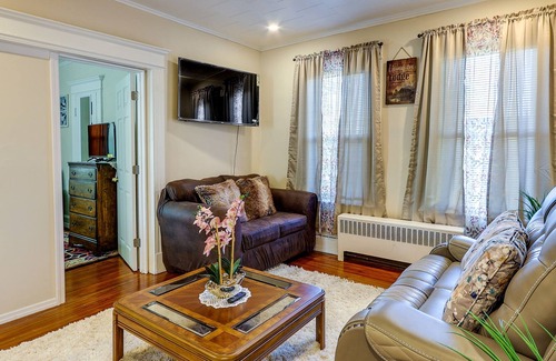 Waterbury Apartment | Charming Waterbury Gem w/ Smart TVs Near Skiing!