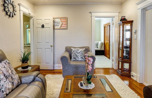 Waterbury Apartment | Charming Waterbury Gem w/ Smart TVs Near Skiing!
