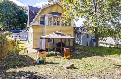Waterbury Apartment | Charming Waterbury Gem w/ Smart TVs Near Skiing!