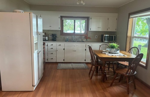 Fremont Cottage | Charming Waterfront 3-Bdrm. Cottage on Wolf River with Private Dock. Fremont, WI