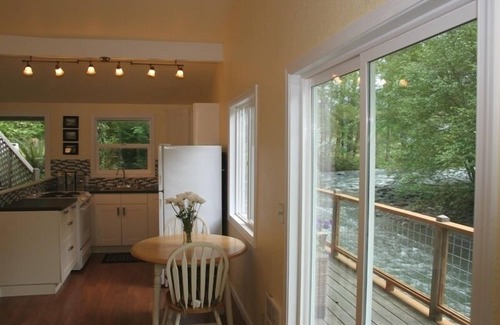 Port Angeles East Cabin | Charming Waterfront Cabin Near Olympic National Park