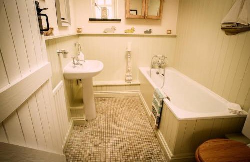 Haverfordwest House | Charming Welsh Cottage