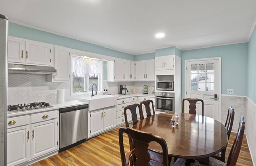 Seneca Falls House | Charming Wine Country Cottage | Cayuga Wine Trail