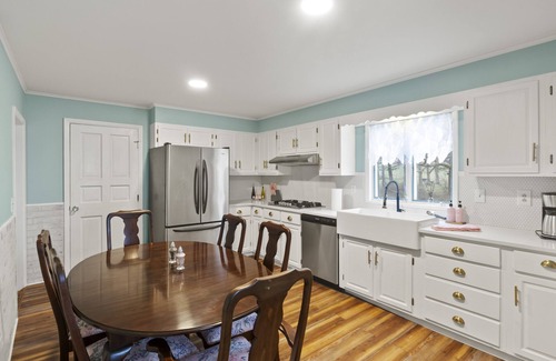 Seneca Falls House | Charming Wine Country Cottage | Cayuga Wine Trail