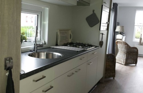 Serooskerke Ski Chalet | Charmingly decorated chalet Florence 1 near the sea serooskerke