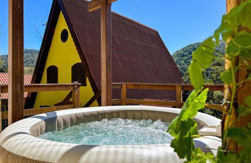 Itaipava Ski Chalet | Charmoso chale c WiFi e linda vista em Itaipava RJ
