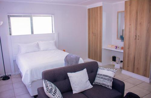 Witfield Apartment | Charms and bows studio apartment -near ORT airport