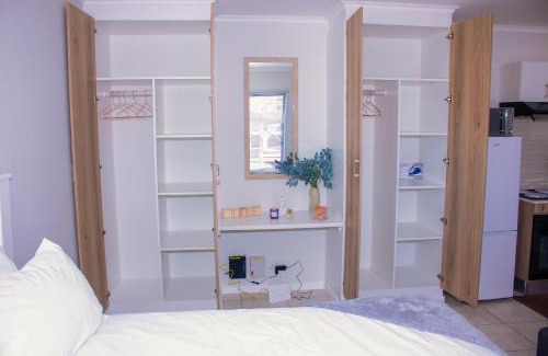 Witfield Apartment | Charms and bows studio apartment -near ORT airport