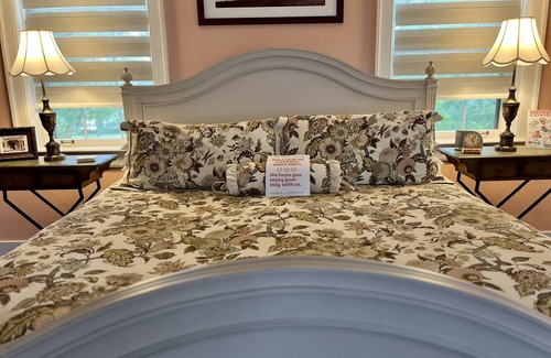 Versailles Bed & Breakfast | Charred Oaks Inn