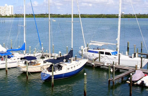 Clearwater Beach Hotel | Chart House Suites on Clearwater Bay