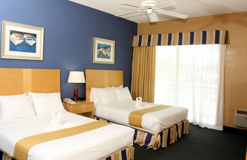 Clearwater Beach Hotel | Chart House Suites on Clearwater Bay