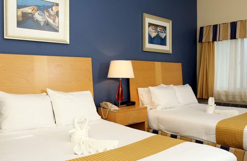 Clearwater Beach Hotel | Chart House Suites on Clearwater Bay