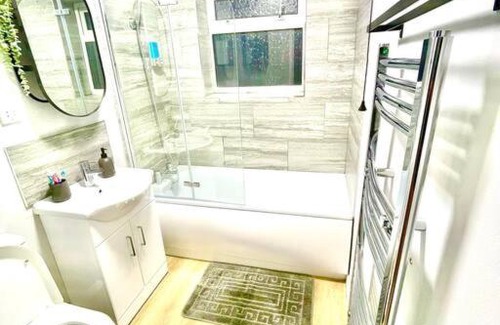 Chatham Apartment | Charter House with good Wifi