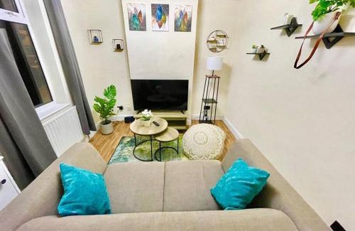 Chatham Apartment | Charter House with good Wifi
