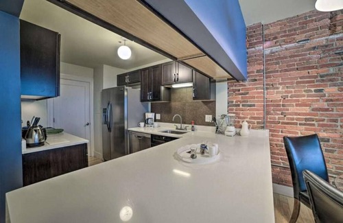 Downtown Baltimore Apartment | Chase at Light