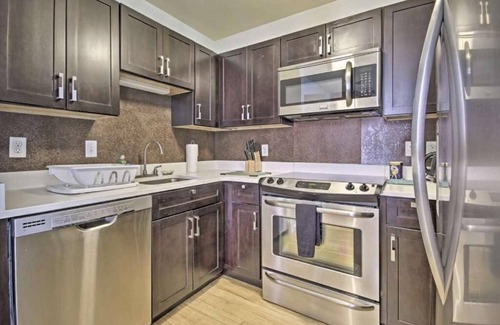 Downtown Baltimore Apartment | Chase at Light