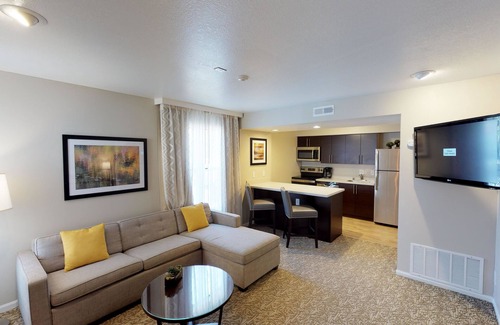 Newark Hotel | Chase Suite Hotel Newark-Fremont