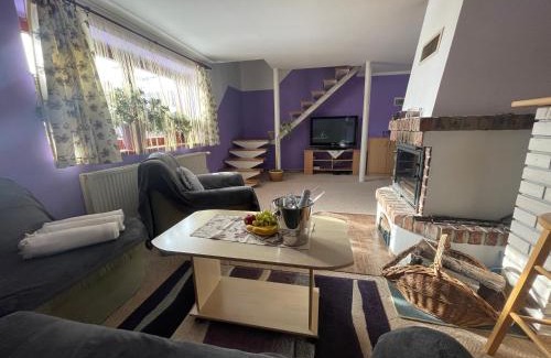 Velky Slavkov House | Chata Fialka