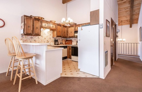 Mammoth Lakes Condo | Chateau Blanc #13